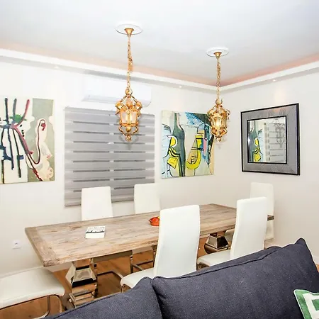 Apartment Luxury With Private Swimming Pool