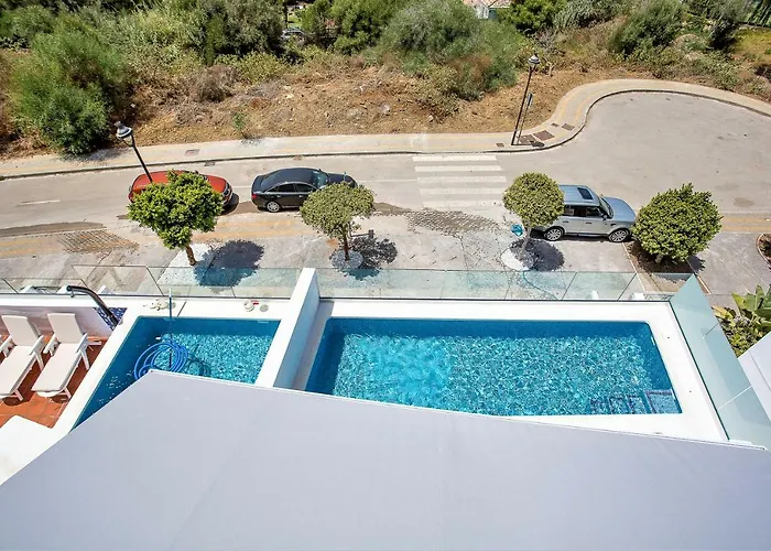 Luxury With Private Swimming Pool Μαρμπέλλα