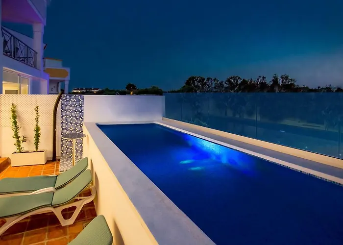 Luxury With Private Swimming Pool Μαρμπέλλα