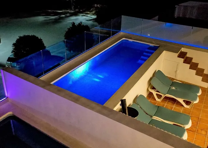 Luxury With Private Swimming Pool * Μαρμπέλλα