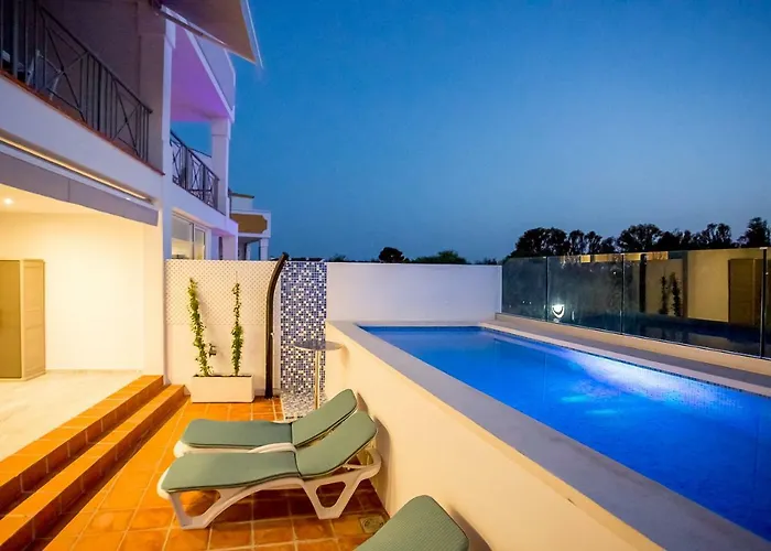 Luxury With Private Swimming Pool Μαρμπέλλα