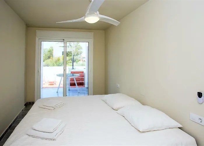 Luxury With Private Swimming Pool * Μαρμπέλλα