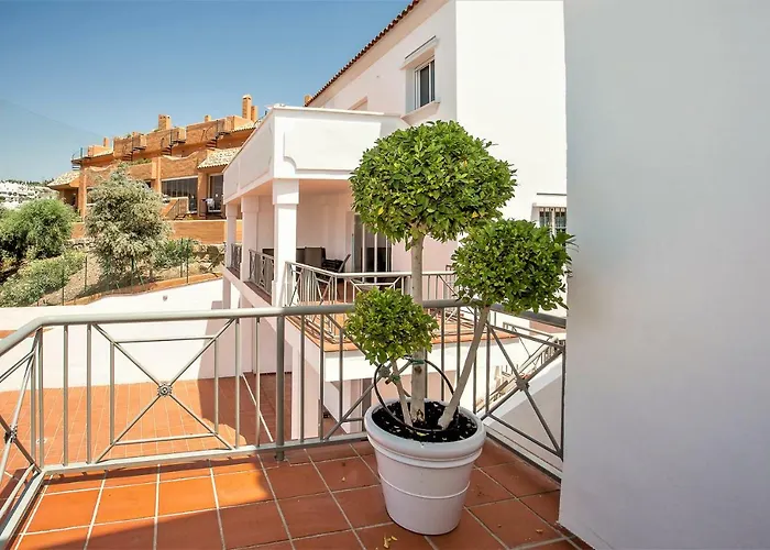 Luxury With Private Swimming Pool Μαρμπέλλα