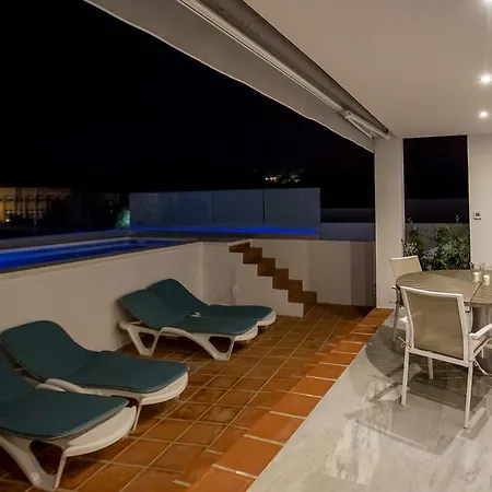 Luxury With Private Swimming Pool Apartment
