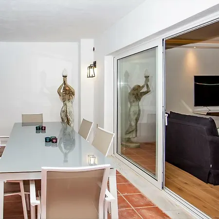 Luxury With Private Swimming Pool Apartment *